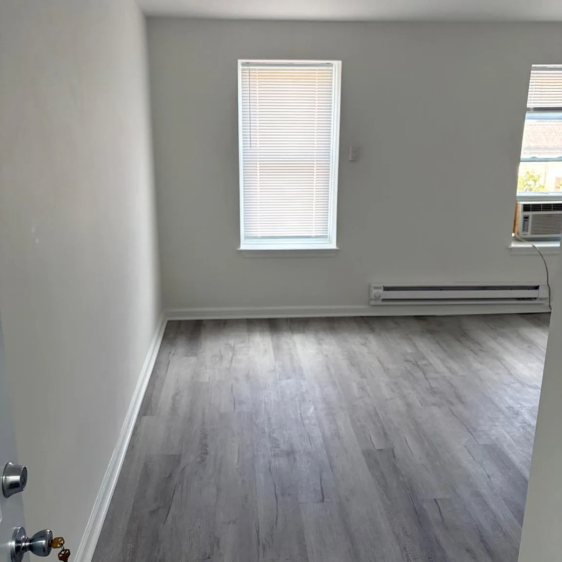 2 bed, 1.0 bath, 1335 sqft, $1,100 — Photo 1