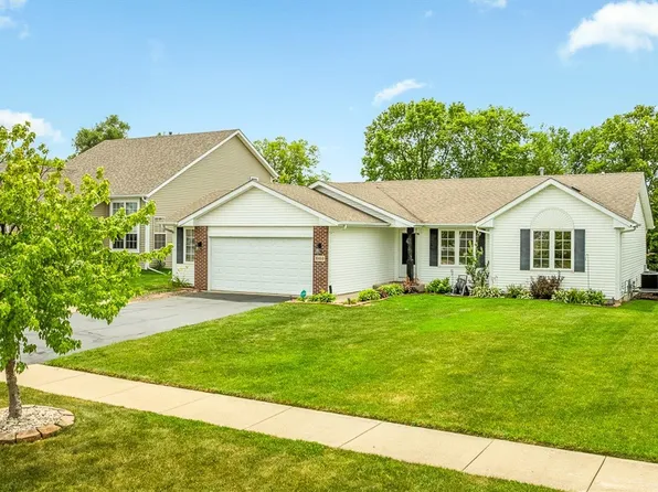 8460 Crooked Bend Rd, Machesney Park, IL 61115