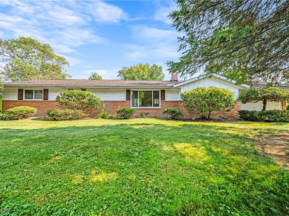 657 Meadowood Dr, Mayfield Village, OH 44143