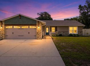 21 Oak Ct, Eustis, FL 32726