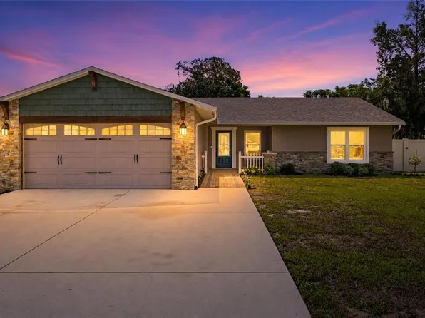 21 Oak Ct, Eustis, FL 32726