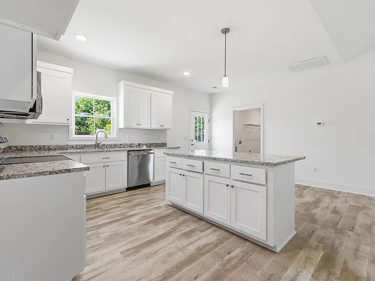 2206 Grant St — Photo 11