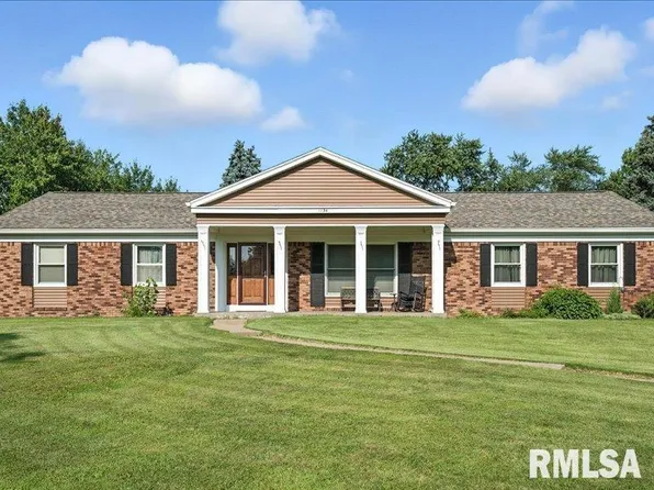 1134 W 53rd St, Davenport, IA 52806