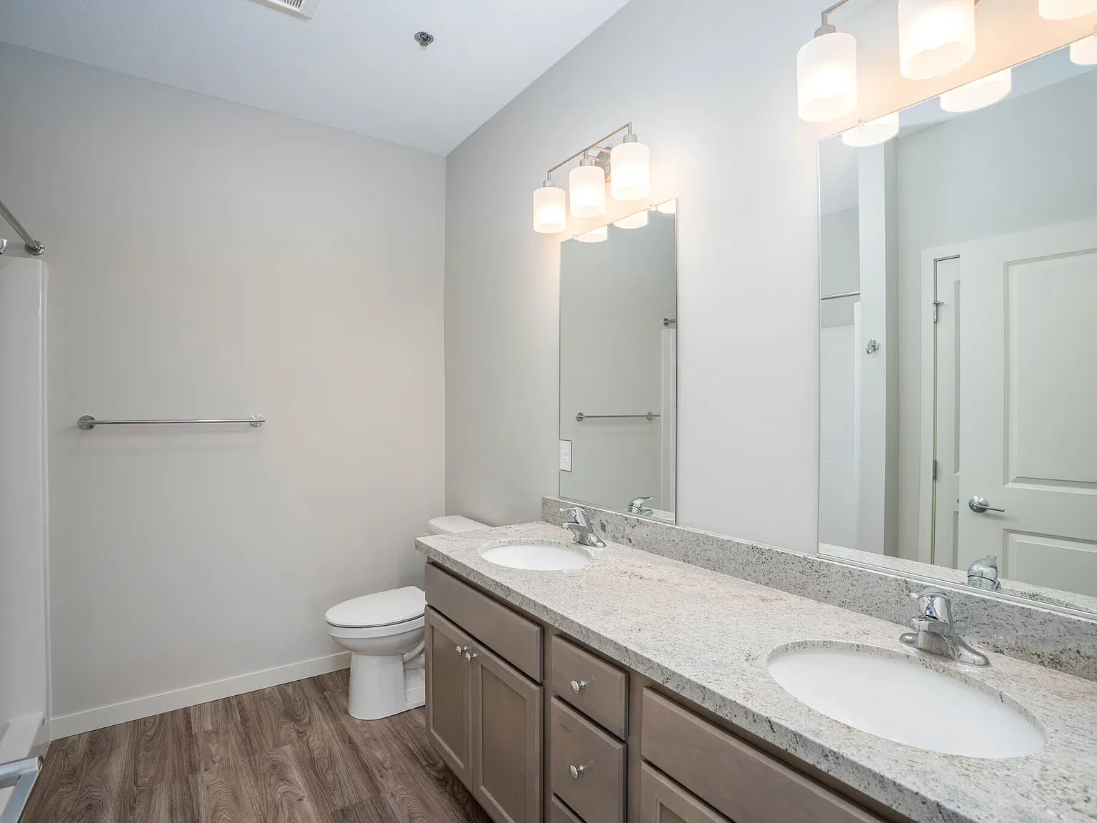 2 bed, 1115 sqft, $1,825 — Photo 1