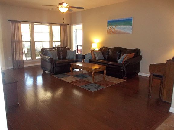 3rd image of 15064 Cross Creek Blvd