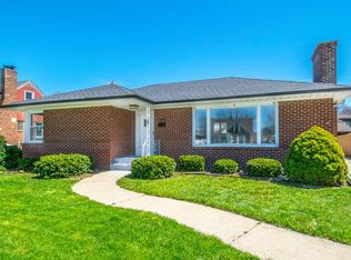 1714 Nicholson St, Crest Hill, IL 60403