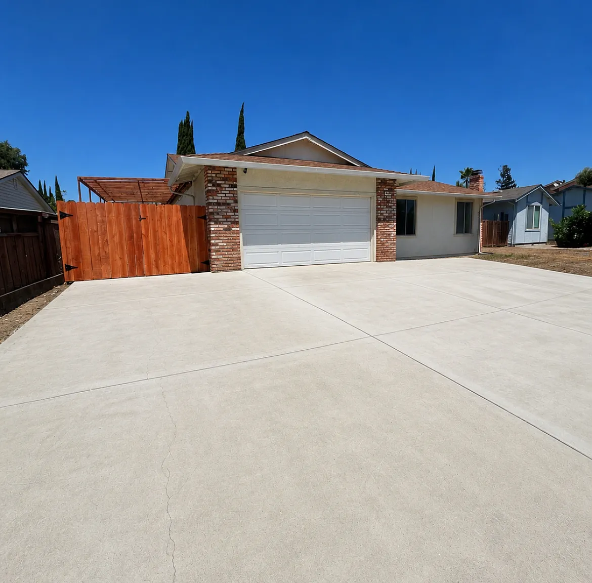 4 bed, 1622 sqft, $3,500 — Photo 1