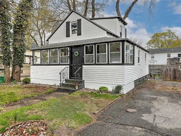 5 Oakside St, Warwick, RI 02889