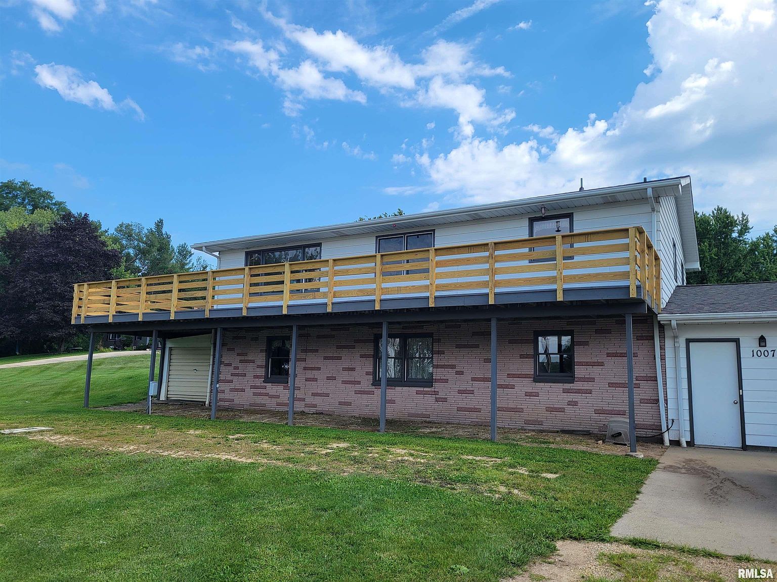 1007 N Bluff St, Albany, IL 61230 Zillow