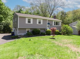 843 Long Cove Rd, Gales Ferry, CT 06335