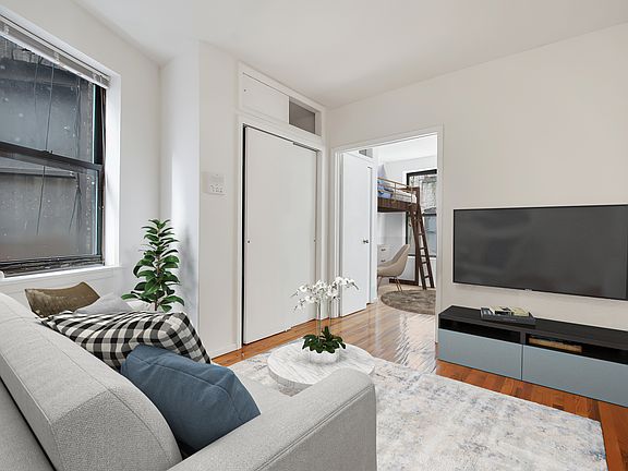 3rd image of 414 W 49th St APT 5D
