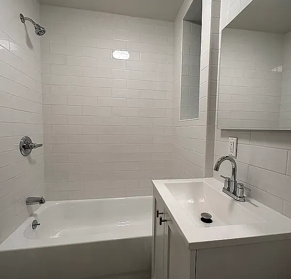 313 W 54th St #1RE — Photo 13