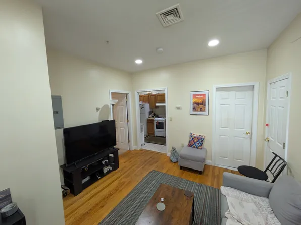 460 Green St, Cambridge, MA