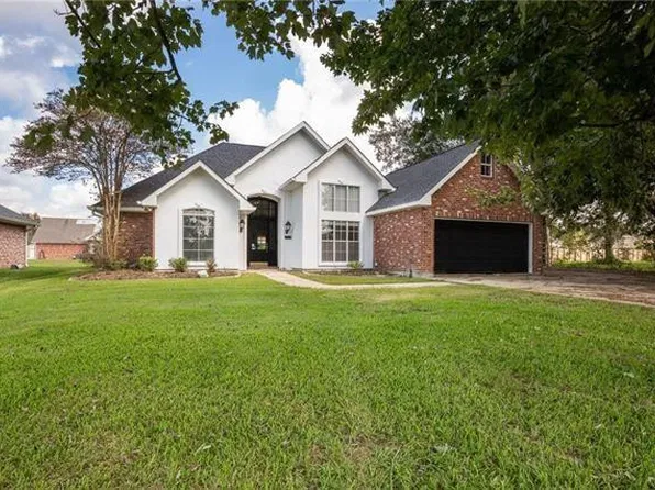 135 Pine St, Des Allemands, LA 70030