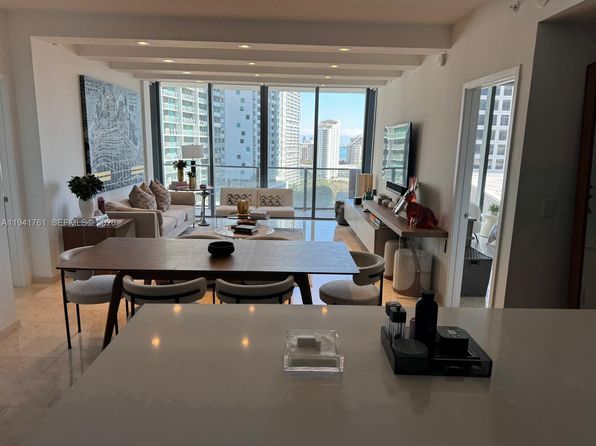 68 SE 6th St #1109