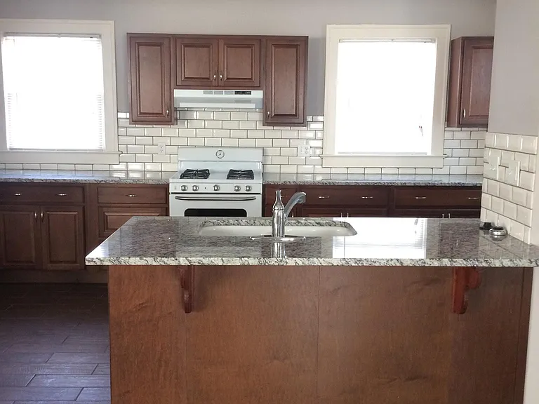 5025 Walnut St — Photo 13