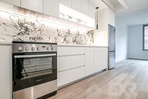 Rented by EXR | media 15