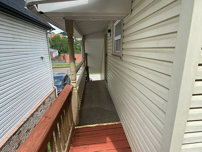109 Tower Ln — Photo 5