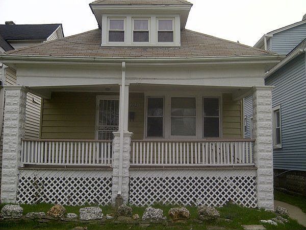 1st image of 10525 S La Salle St