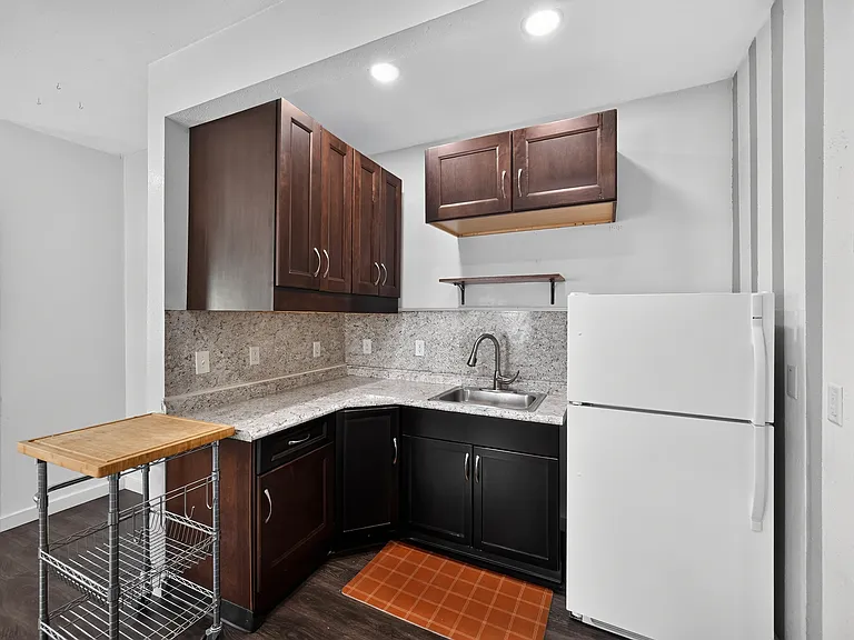 1420 Dayton St — Photo 16