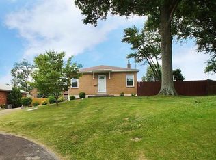 2774 Granda Dr, Saint Louis, MO 63125