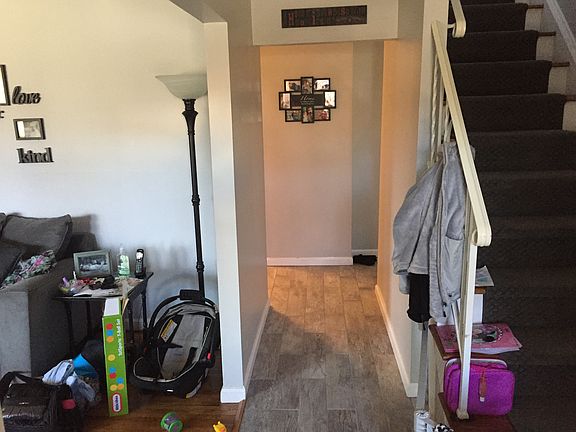 3rd image of 20 James Dr