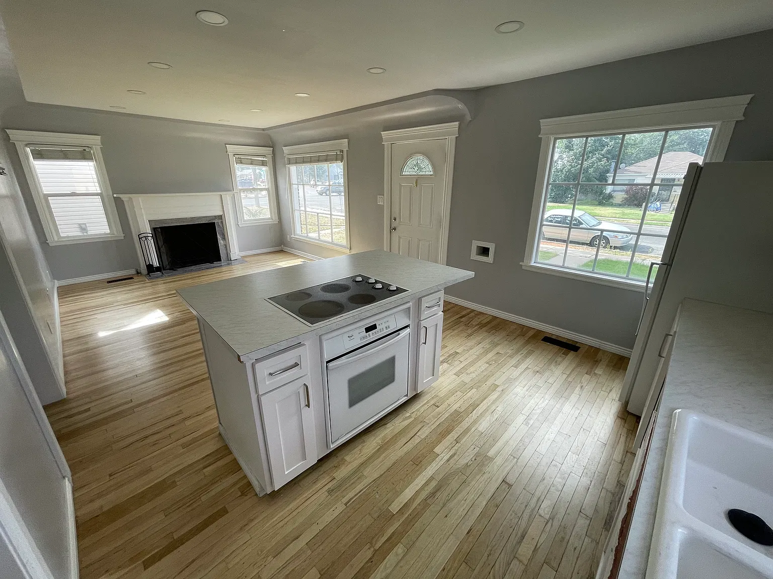 2 bed, 900 sqft, $1,000 — Photo 1