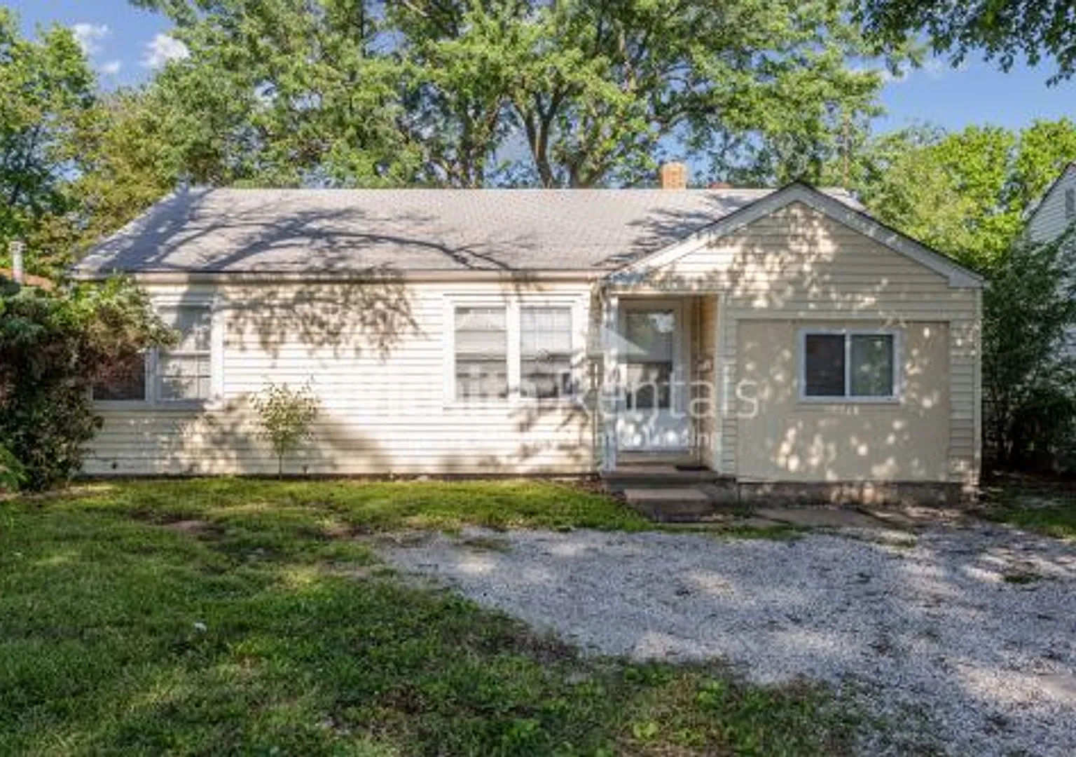 3 bedroom 1 bath home — Photo 1