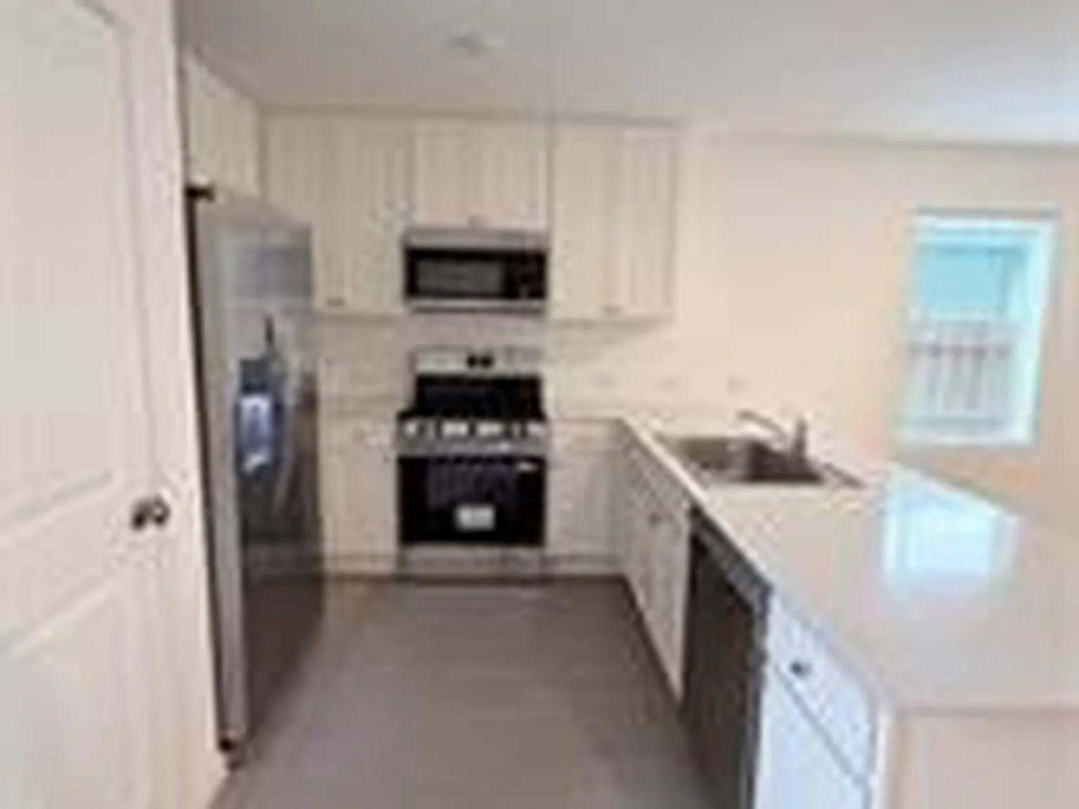4 bed, 2.5 bath, 1954 sqft, $1,950 — Photo 3