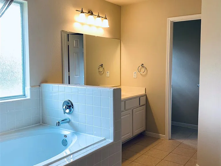 24710 Cobble Canyon Ln — Photo 10