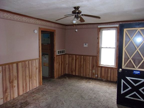 3rd image of 1118 Wallace St