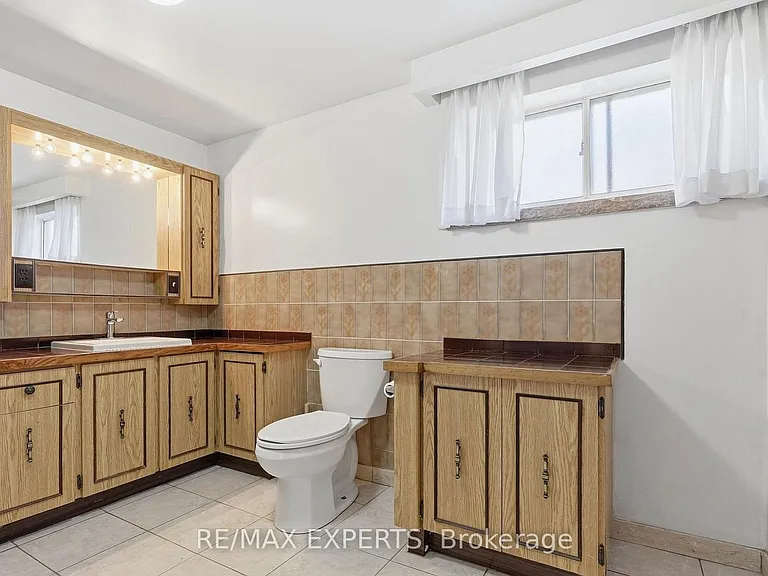 228 Andrew Park #BASEMENT — Photo 3