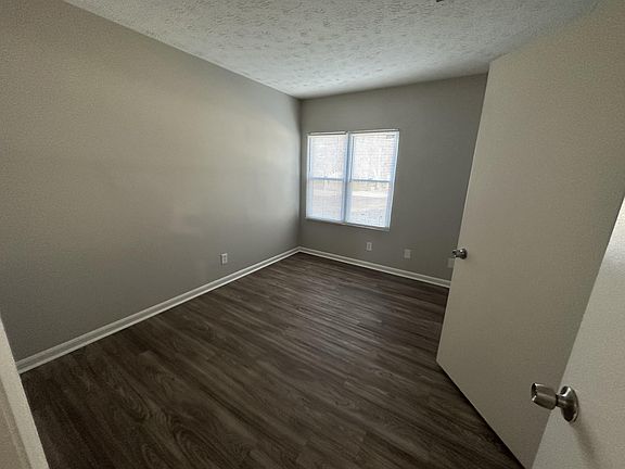 4th image of 6875 Timbers East Dr