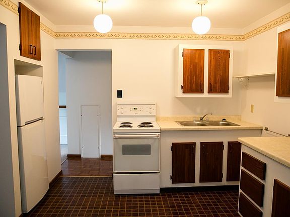 3rd image of 5055 Morehead Ave