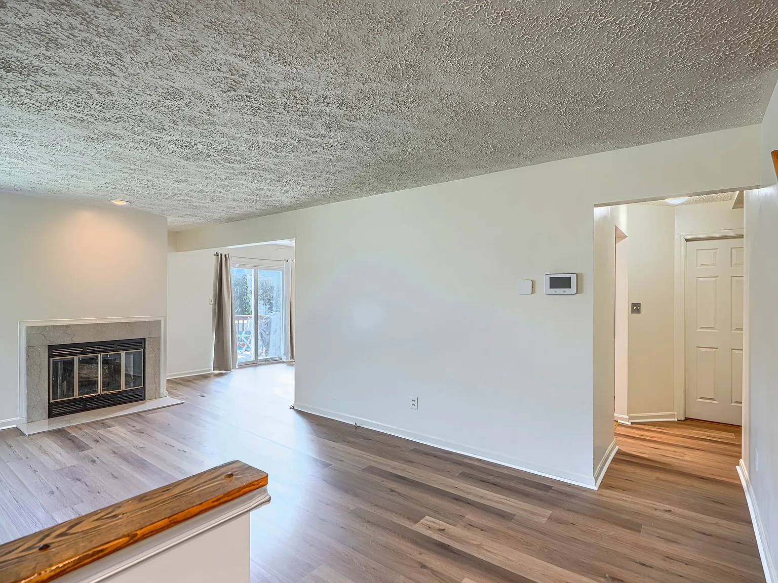 3 bed, 2.5 bath, 2094 sqft, $2,500 — Photo 4