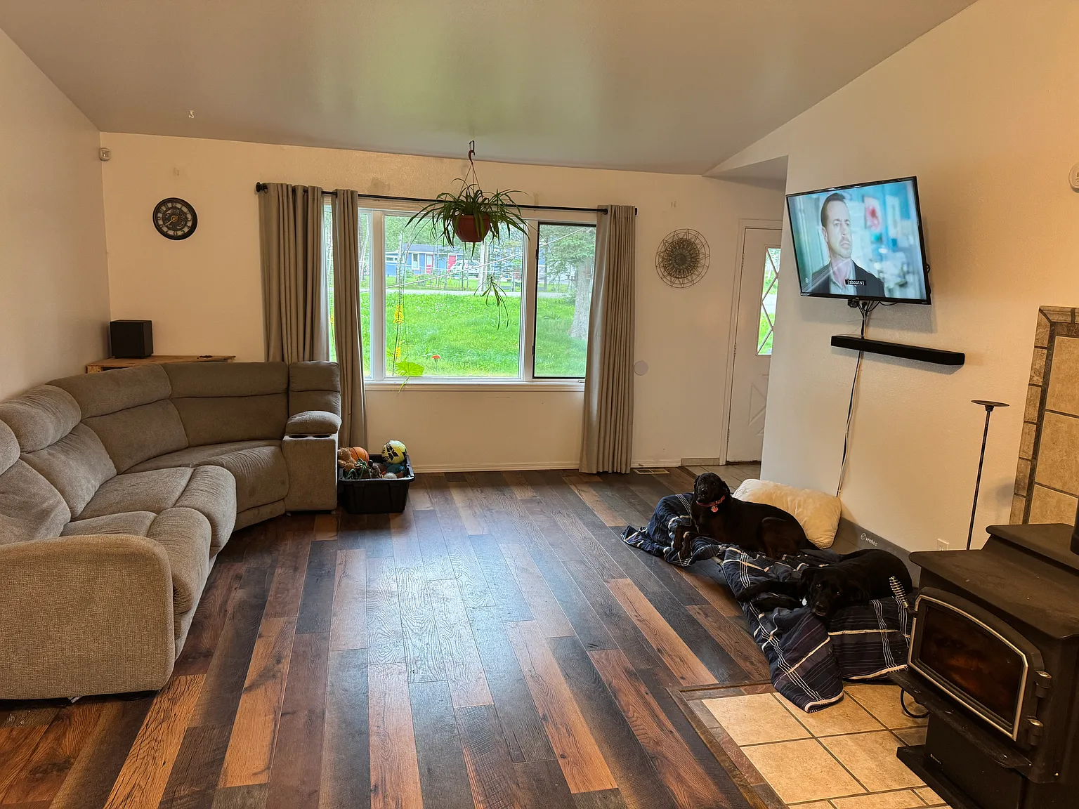 3 bed, 1080 sqft, $900 — Photo 4