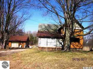 3399 E Lake Montcalm Rd, Edmore, MI 48829