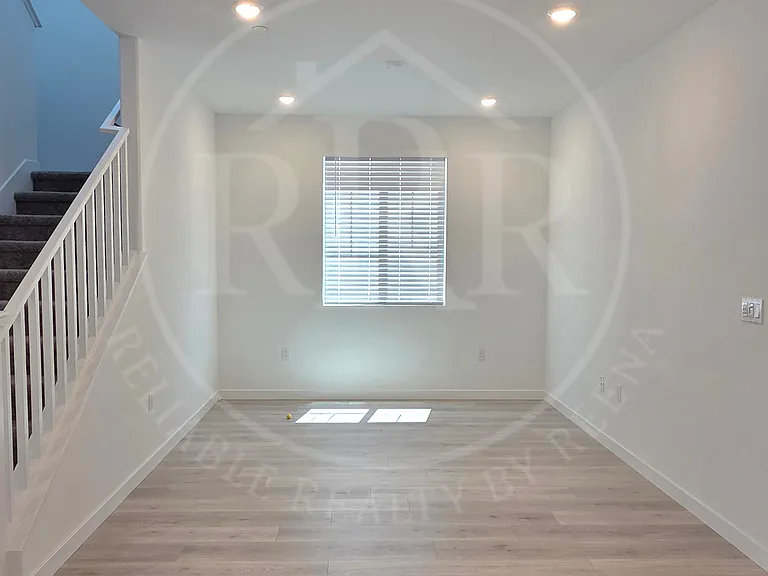 16464 Barnett Ct — Photo 2