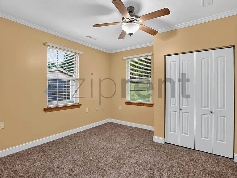 906 Diamond Cir — Photo 27