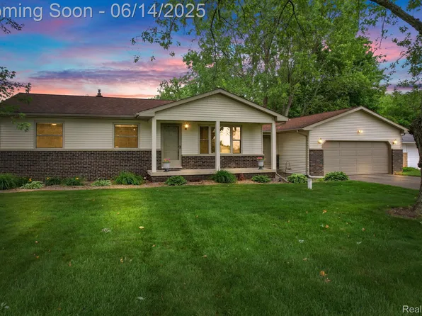 9388 Potter Rd, Flushing, MI 48433