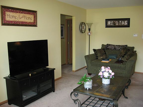 5th image of 15701 Peggy Ln APT 4