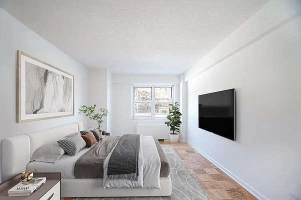 Rented by Rhona Realty | media 10