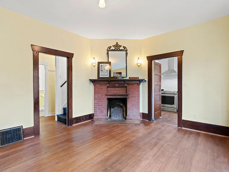 2220 N 46th St — Photo 11