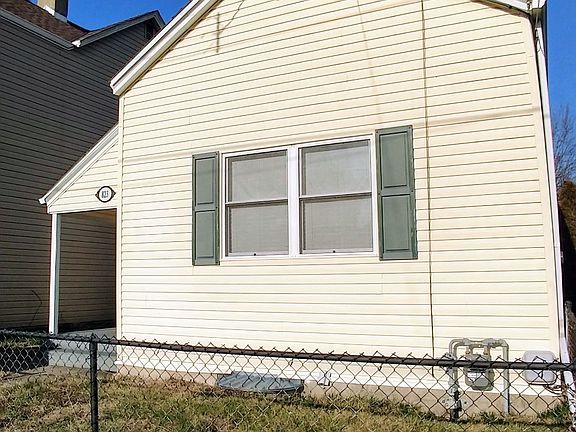 4th image of 823 Thornton St