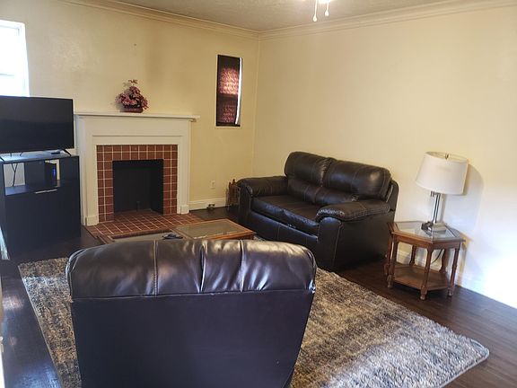 4th image of 668 Forest Cir