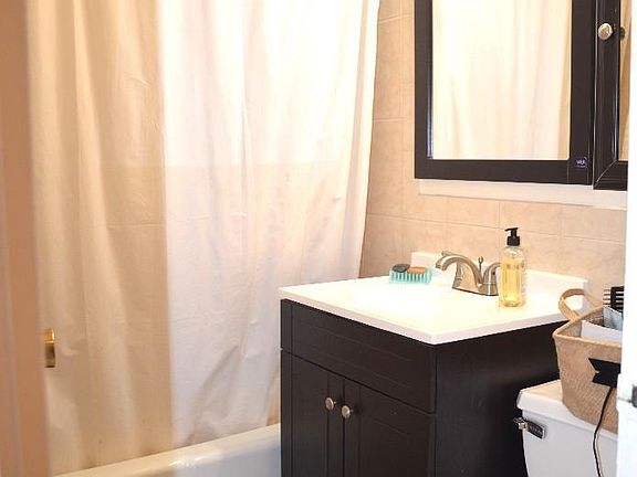 5th image of 9 Barrow St APT 6C