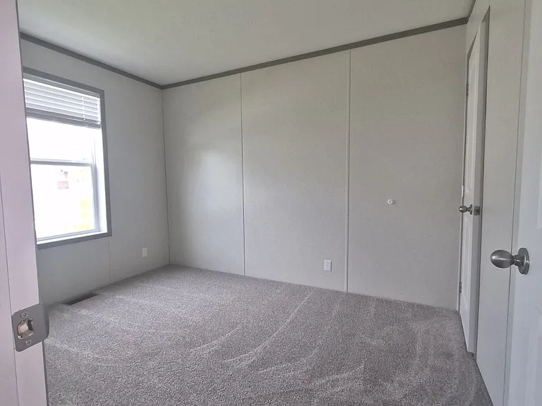 118 Thornapple Cir — Photo 9