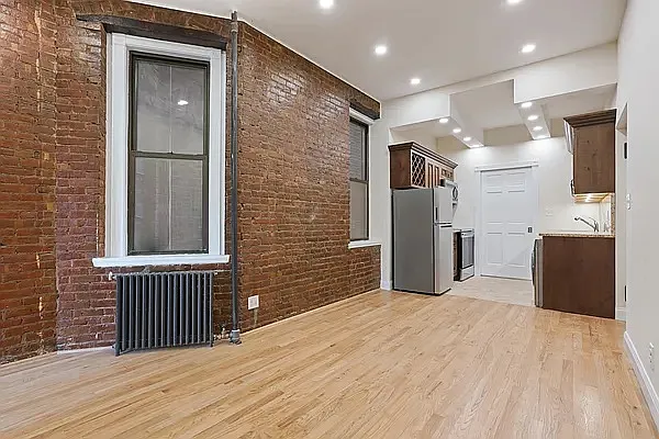 Rented by Oxford Property Group | media 12