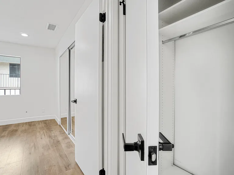 1410 Coronado Ave #8 — Photo 5