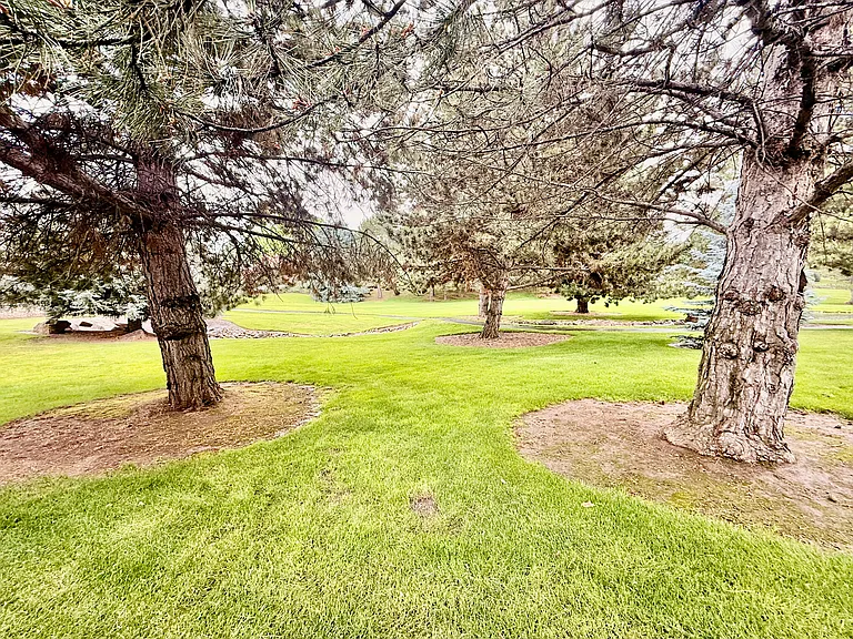 1774 N Sevenoaks Way — Photo 40